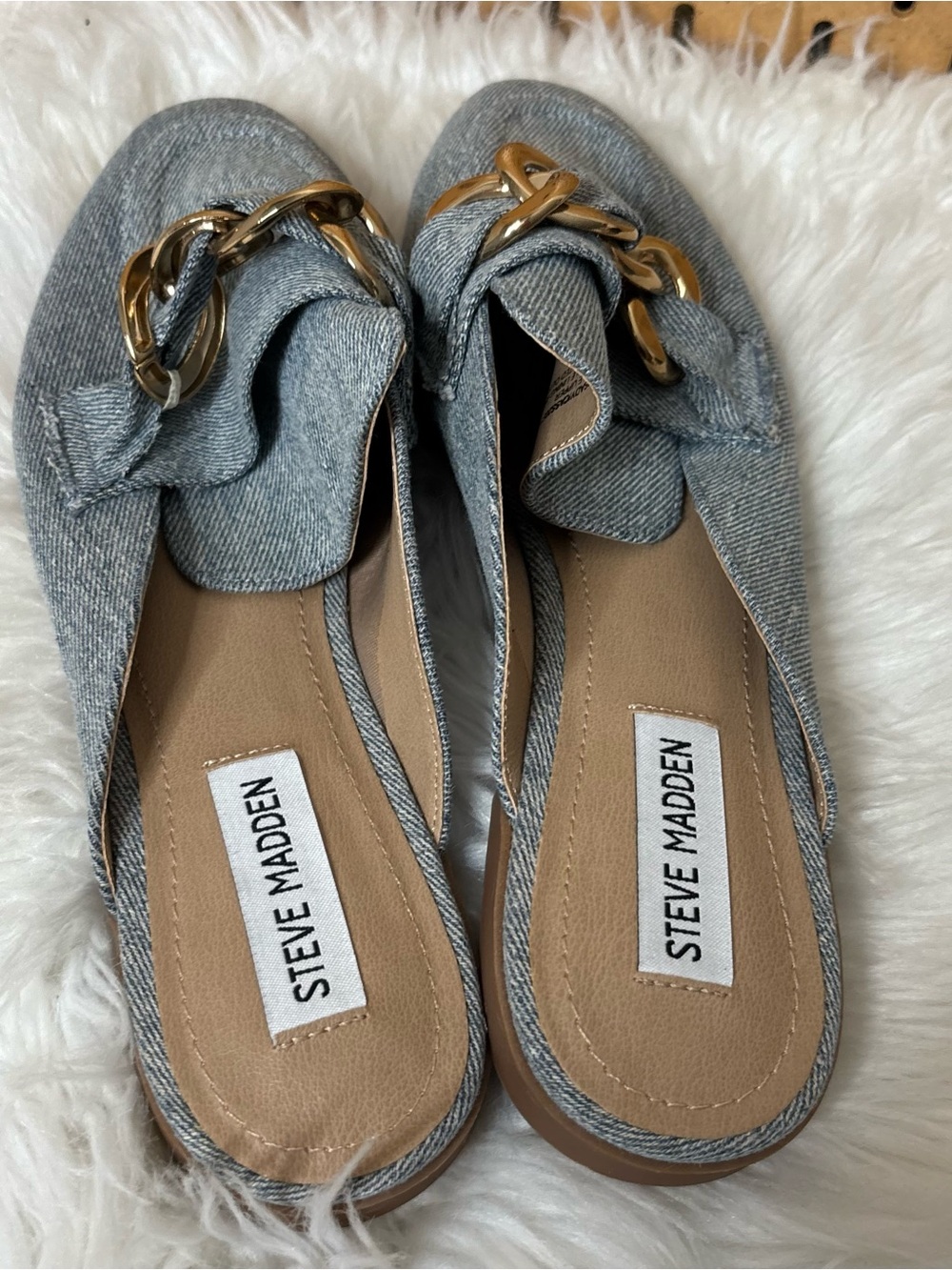 Steve Madden Light Denim Mules with Gold Chain Accent - Picture 5 of 7